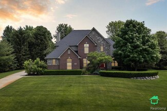 6345 Brookview Dr, Saline, MI 48176