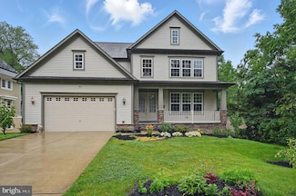 7621 Leonard Dr, Falls Church, VA 22043