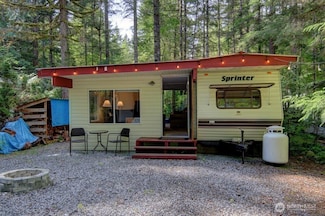 171 4 Christmas Tree Cir, Deming, WA 98244