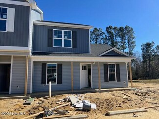 221 Crab Claw Spit Ln, Jacksonville, NC 28546