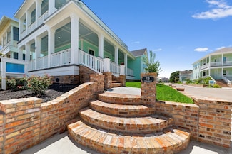 13 Caravelle Ct, Galveston, TX 77554
