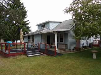 121 Pinecrest Dr, Roscommon, MI 48653