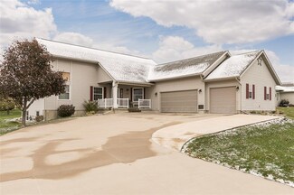 330 Circle Dr, Walford, IA 52351