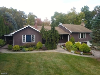 78 Lincoln St, East Hanover, NJ 07936