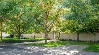 1040 E Santa Ana Ave, Fresno, CA 93704