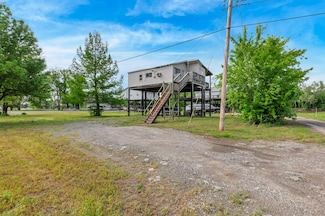 21 Lehmond Island Rd, Saint Charles, MO 63301