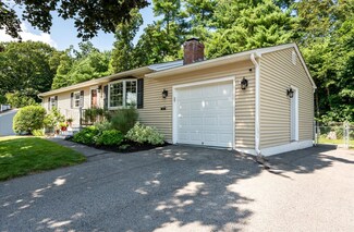 38 Suzanne Dr, Portsmouth, NH 03801