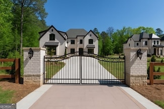 10765 Shallowford Rd, Roswell, GA 30075