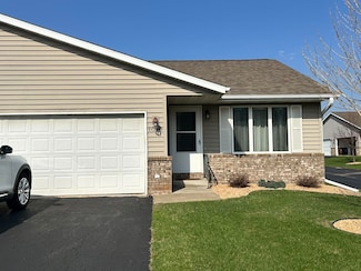 1010 Whispering Winds Place N, Onalaska, WI 54650