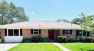 1615 Brazos St, Rosenberg, TX 77471