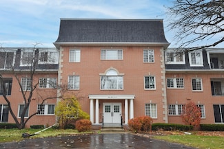 12990 W Bluemound Rd Unit 205, Elm Grove, WI 53122