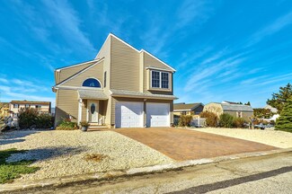 100 Clyde Ln, Manahawkin, NJ 08050