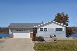 22874 Springhaven Dr, Centreville, MI 49032