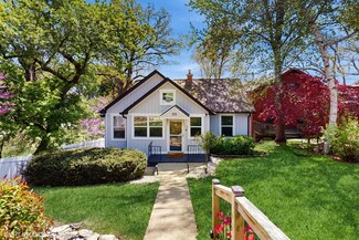 315 Hillside Dr, Island Lake, IL 60042