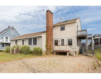 6 4th St, Newbury, MA 01951