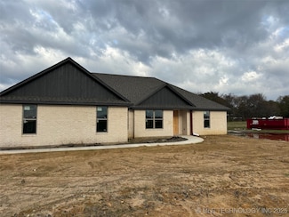 180 Sunset Cove, Mead, OK 73449