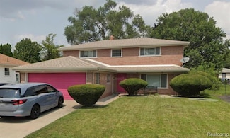 424 Saint John St, Wyandotte, MI 48192