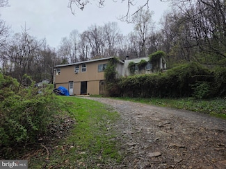 1216 Roberts Valley Rd, Harrisburg, PA 17110