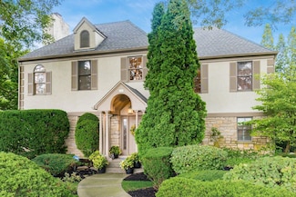310 S Stanwood Rd, Columbus, OH 43209