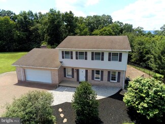 93 Opal Dr, Chambersburg, PA 17202