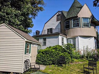 5126 Lake Shore Rd, Hamburg, NY 14075