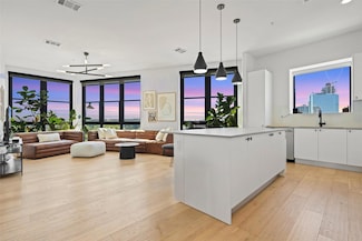 800 Embassy Dr Unit 537, Austin, TX 78702