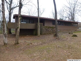 2215 Apache Dr NW, Huntsville, AL 35810