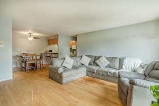 2420 Independence Ln Unit 212, Madison, WI 53704