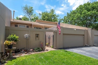 3080 S 160th Plaza, Omaha, NE 68130