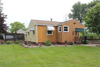 1301 Stratford St, Barberton, OH 44203
