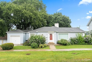 364 Spruce St, South Elgin, IL 60177