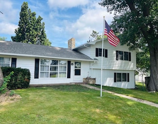 1616 Michigan Ave, Savanna, IL 61074
