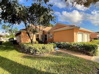 5570 Royal Lake Cir, Boynton Beach, FL 33437