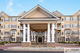 540 Cranbury Rd Unit 442, East Brunswick, NJ 08816