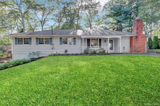 10 Pardam Knoll Rd, Miller Place, NY 11764