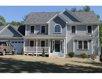 50 Weed St, Lowell, MA 01852