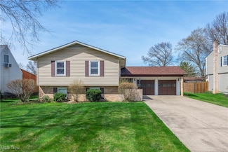 5858 Sherwood Dr, North Olmsted, OH 44070