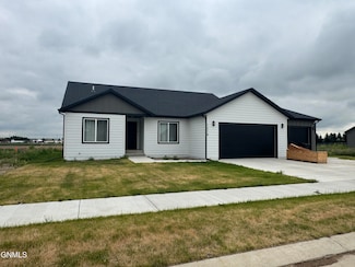 1218 9th St SW, Watford City, ND 58854