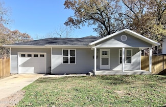 811 S Wood St, Neosho, MO 64850