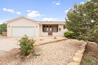 526 S Woodstock Dr, Pueblo, CO 81007