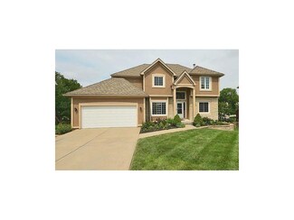 7648 N Pomona Place, Kansas City, MO 64152