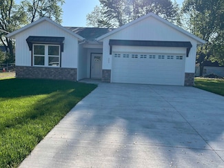 309 Winchester Rd, Geneva, IN 46740