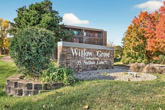 35 Nathan Ln N Unit 223, Plymouth, MN 55441