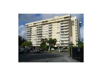 13155 Ixora Ct Unit 1012, North Miami, FL 33181