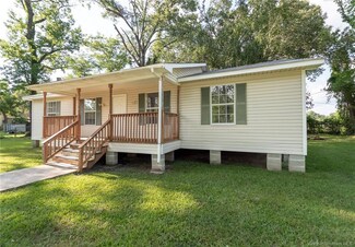 203 Haley Ln, Oakdale, LA 71463
