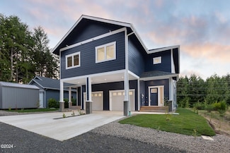 2219 SE 14th St, Lincoln City, OR 97367