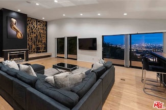 8514 Hillside Ave, Los Angeles, CA 90069