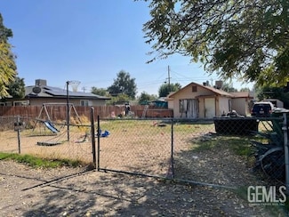 807 Castaic Ave, Bakersfield, CA 93308