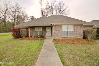 101 Whispering Oaks Crossing, Pearl, MS 39208