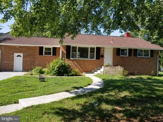 7416 Northrop Rd, Alexandria, VA 22306